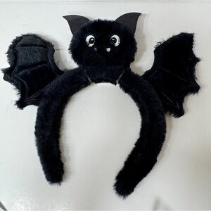 NWT. Primark Halloween Bat Headband. plush Halloween bat headband